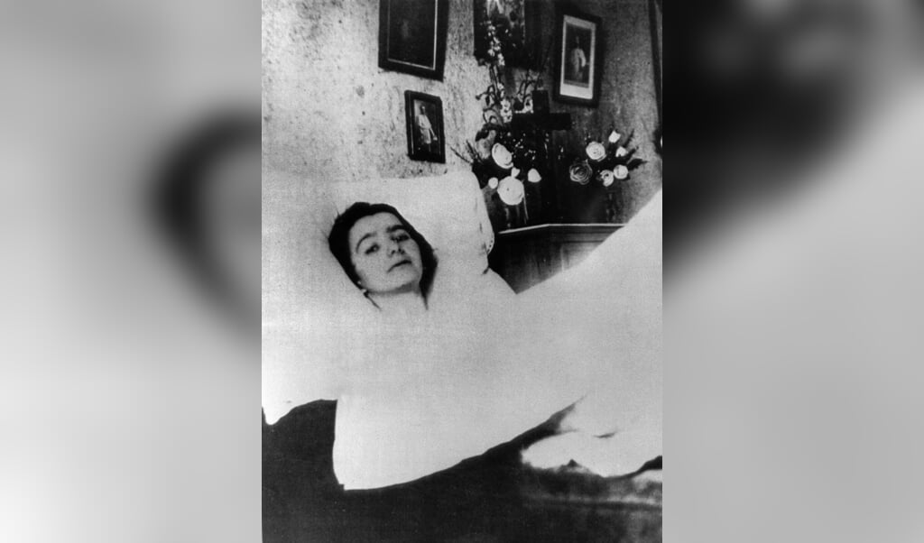 <p>De Franse 'mystica' Marthe Robin wier spirituele ervaringen door de Vlaamse karmeliet Koen de Meester worden betwist.</p> (beeld afp)