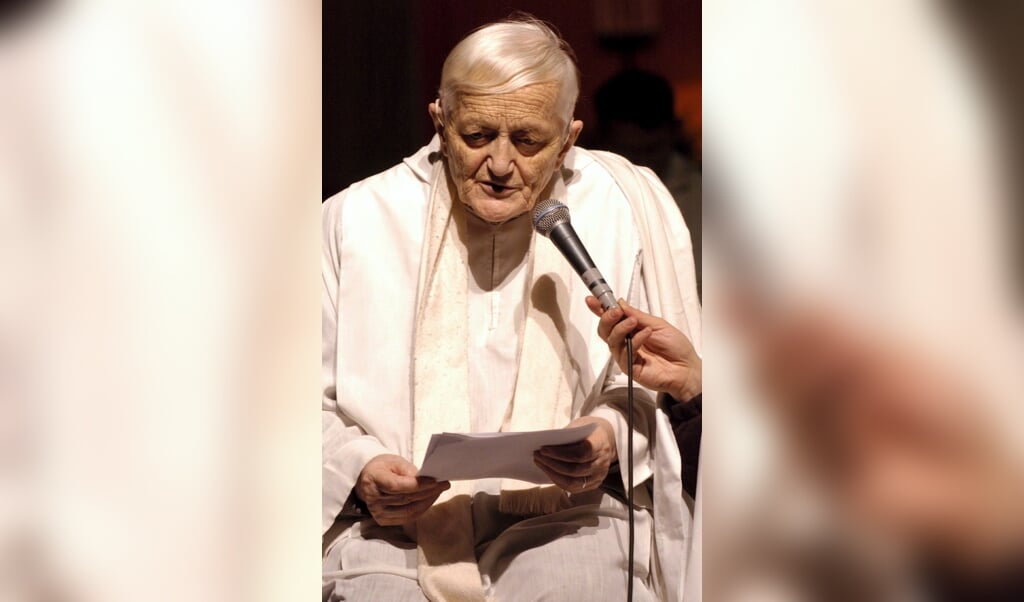 Frère Roger, de oprichter van de oecumenische gemeenschap in Taizé, in 2003. (beeld epa / Miguel Villagran)