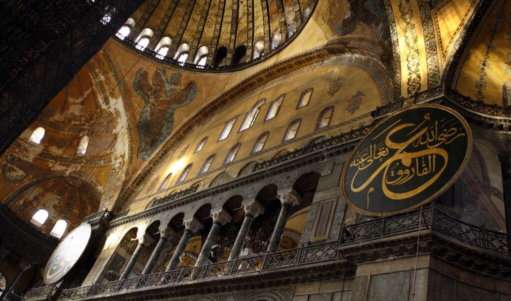 Interieur van de Hagia Sophia / Aya Sophia in Istanboel. Het gebouw wordt beschouwd als de grootste basiliek uit de Byzantijnse periode. (beeld anp / Robert vos)