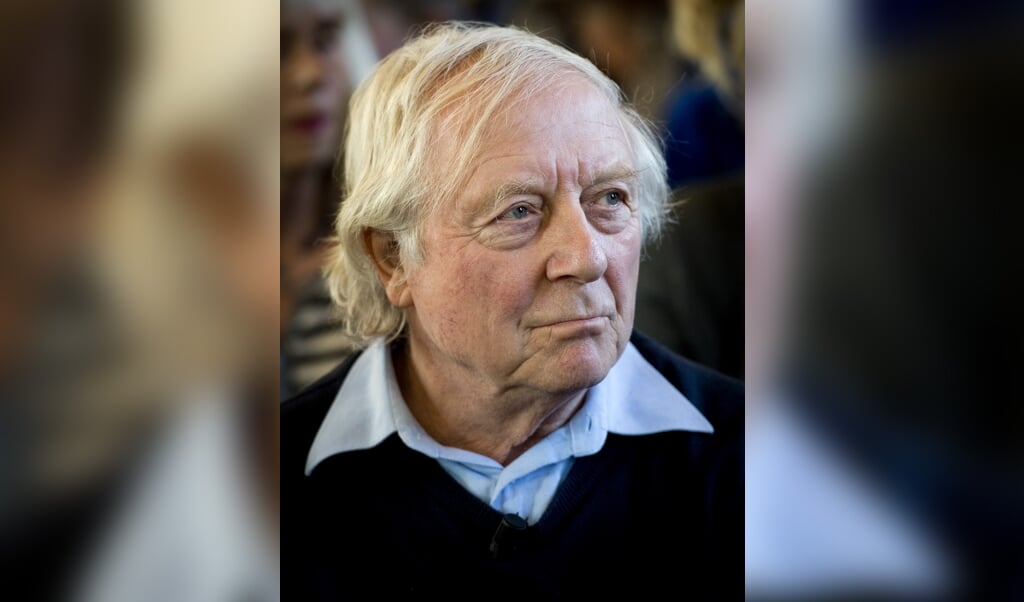 Aart Staartjes, vooral bekend als 'Meneer Aart' uit het kinderprogramma Sesamstraat, is zondag op 81-jarige leeftijd overleden. (beeld anp / Koen van Weel)