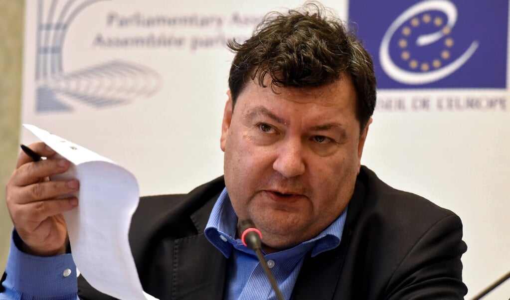 Emanuelis Zingeris, speciaal rapporteur van de Raad van Europa, stelde al eerder vast dat het Russische onderzoek naar de moord op oppositieleider Boris Nemtsov in 2015 in de doofpot is gestopt. (beeld AFP / Vano Shlamov)