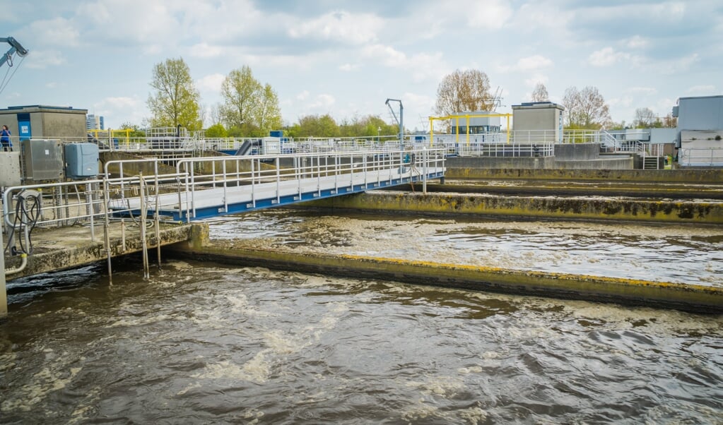Resten van medicijnen en anticonceptiemiddelen kunnen beter niet te veel in het rioolwater komen. (beeld Marja Spiering)