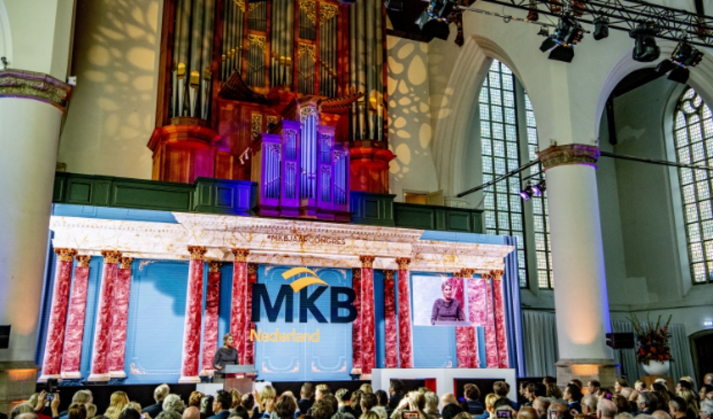 Koningin Máxima opent in 2018 het Jaarcongres van MKB-Nederland in de Grote Kerk. (beeld anp royal images)