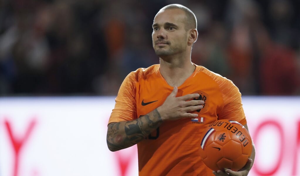 Wesley Sneijder na afloop van zijn afscheidswedstrijd voor het Nederlands Elftal, in 2018. (beeld anp)