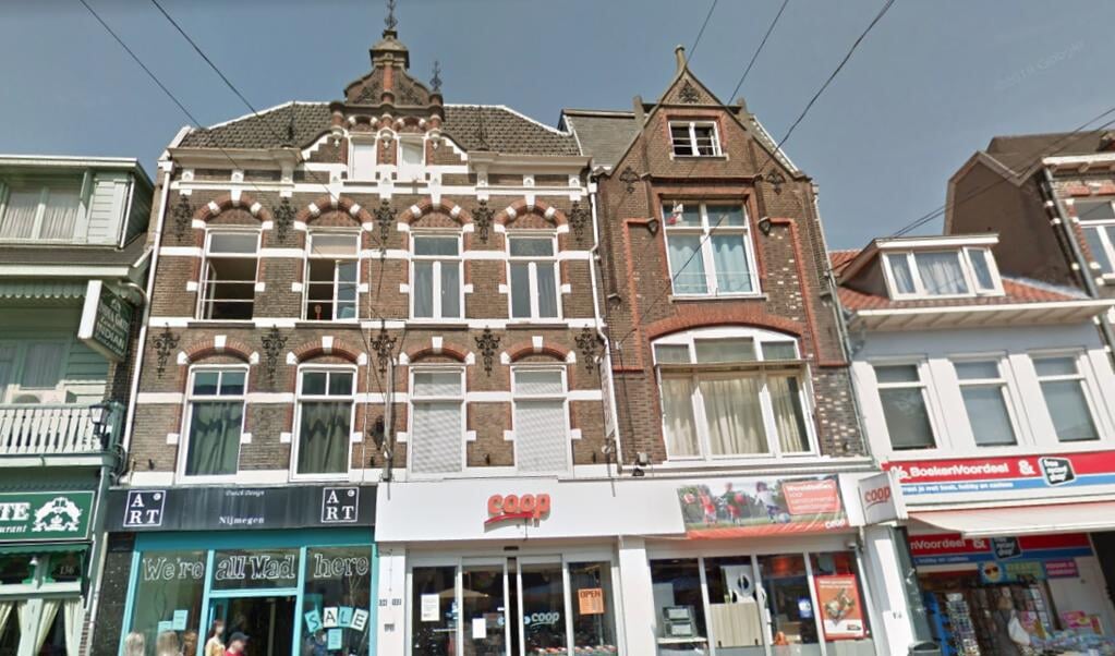 In de winkel waar de gebroeders Van Woerkom in 1948 de eerste supermarkt van Nederland begonnen, zit nu een filiaal van de Coop. (beeld google maps)