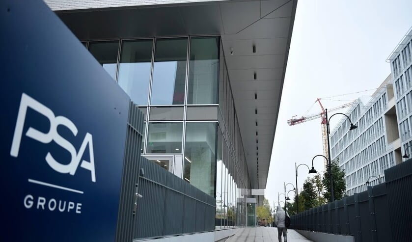 2019-10-31 10:14:49 epa07962079 A view of signage at the PSA Group headquarters in Rueil Malmaison, near Paris, France, 31 October 2019. Media reports on 31 October 2019 state the European car manufacturers PSA Group and Fiat Chrysler Automobiles FCA have ( beeld anp)