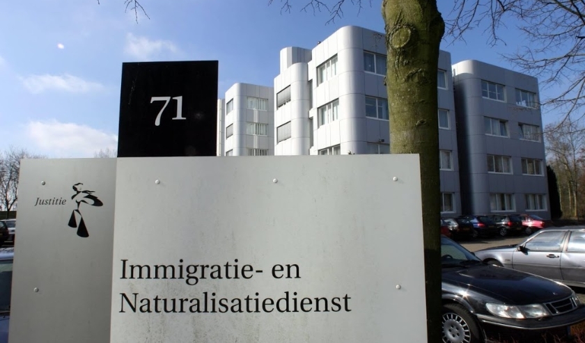 2004-03-05 08:51:00 NLD-20040304-HOOFDDORP: Exterieur van de Justitie-diensten Immigratie en naturalisatie.ANPFOTO COR MULDER ( beeld anp)