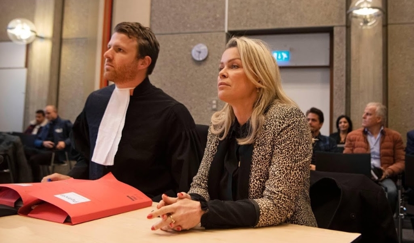 2019-12-12 09:29:32 AMSTERDAM - Bridget Maasland met haar advocaat Royce de Vries in de rechtbank. De presentatrice spant een kort geding aan tegen Prive, omdat het weekblad volgens Maasland onjuistheden over haar priveleven heeft gepubliceerd. ANP KIPPA ( beeld anp)