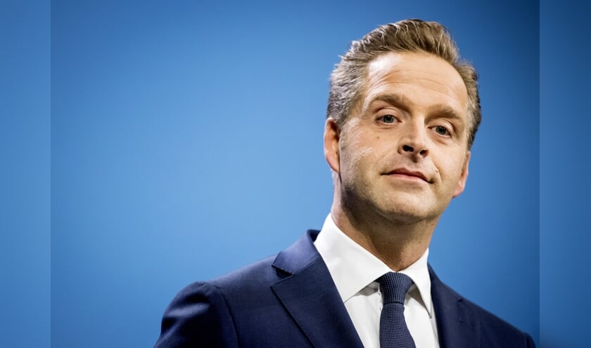 Vicepremier Hugo de Jonge: 'De bouwers moeten nu met een zo goed mogelijk bod op tafel komen.' (beeld anp / Koen van Weel)