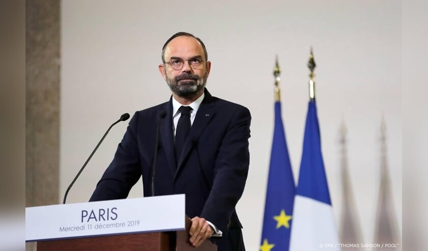 2019-12-11 13:13:23 epa08062231 French Prime Minister Edouard Philippe looks on as he unveils the details of a pension reform plan before the CESE (Economic, Social and Environmental Council), as hundreds of thousands of people demonstrated the day before ( beeld anp)