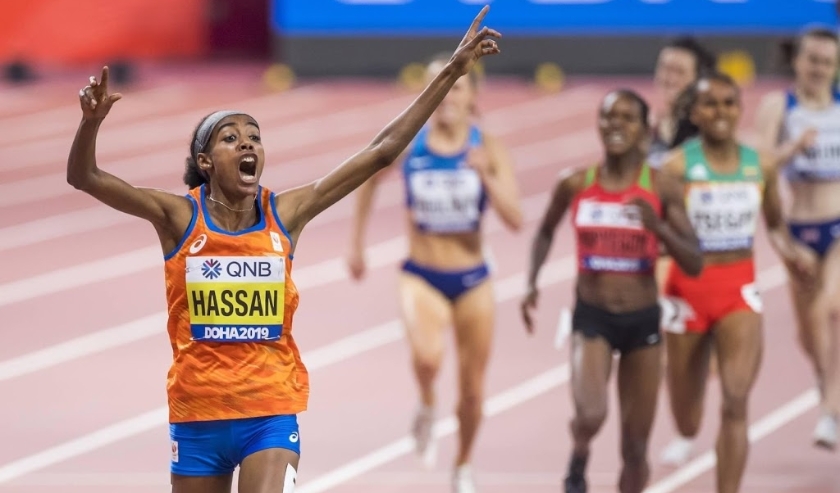 2019-10-05 00:00:00 epa07899255 Sifan Hassan from the Netherlands celebrates winning the women's 1500m final at the IAAF World Athletics Championships 2019 at the Khalifa Stadium in Doha, Qatar, 05 October 2019. EPA/JEAN-CHRISTOPHE BOTT ( beeld anp)