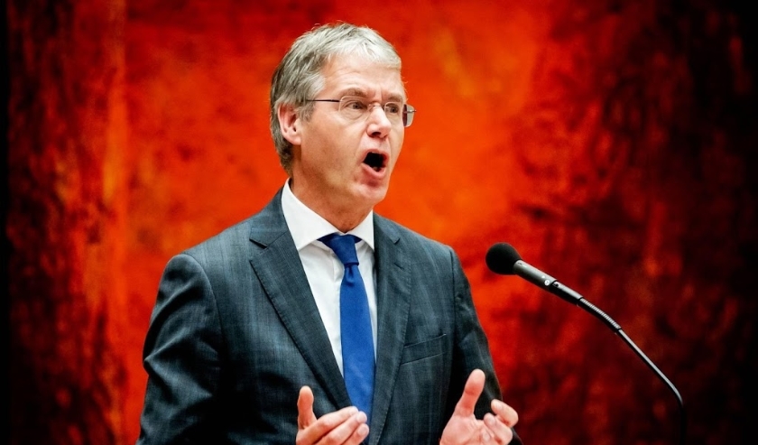 2019-11-26 14:06:33 DEN HAAG - Minister Arie Slob van Basis- en Voortgezet Onderwijs en Media tijdens het wekelijks vragenuur in de Tweede Kamer. ANP ROBIN VAN LONKHUIJSEN ( beeld anp)