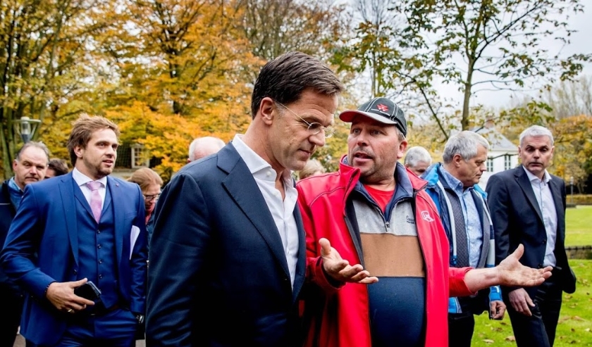 2019-11-13 14:17:47 DEN HAAG - Premier Mark Rutte en minister Carola Schouten (Landbouw) ontvangen vertegenwoordigers van de agrarische sector op het Catshuis voor een gesprek over stikstof en PFAS. ANP KOEN VAN WEEL ( beeld anp)