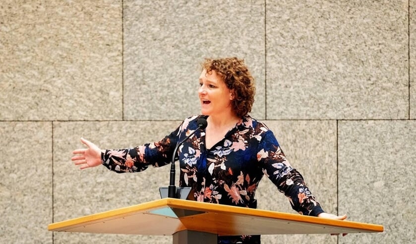 2019-06-13 14:08:20 DEN HAAG - Renske Leijten (SP) tijdens het debat in de Tweede Kamer over belastingplicht van multinationals. ANP ROBIN VAN LONKHUIJSEN ( beeld anp)