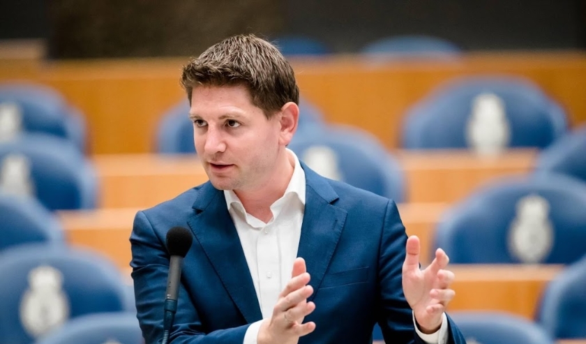 2018-06-14 14:27:47 DEN HAAG - Jan Paternotte (D66) tijdens het Tweede Kamerdebat over nieuwe acties en stakingen binnen Air France/KLM. ANP BART MAAT ( beeld anp)