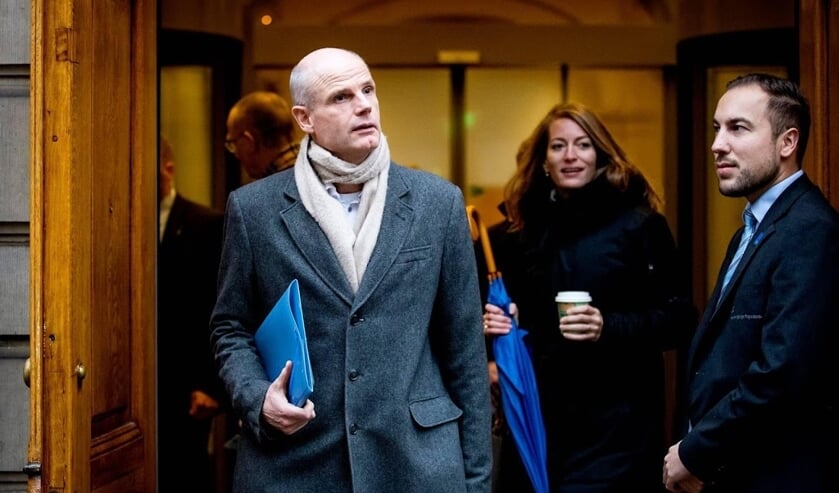 2019-12-13 10:31:39 DEN HAAG - Stef Blok, minister van Buitenlandse Zaken bij aankomst op het Binnenhof voor de wekelijkse ministerraad. ANP KOEN VAN WEEL ( beeld anp)