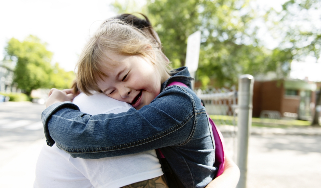 Bij de versoepeling van het bezoekverbod aan verstandelijk beperkten gaat het om kleine stapjes, die voor sommigen zelfs onmogelijk zijn. (beeld iStock)