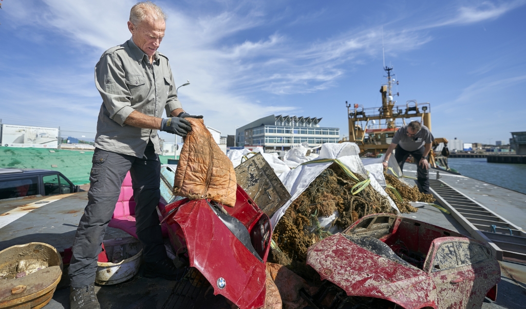 De stijging komt vooral door de hogere belasting die het Rijk de gemeenten oplegt voor de verwerking van afvalstoffen. (beeld anp / Phil Nijhuis)