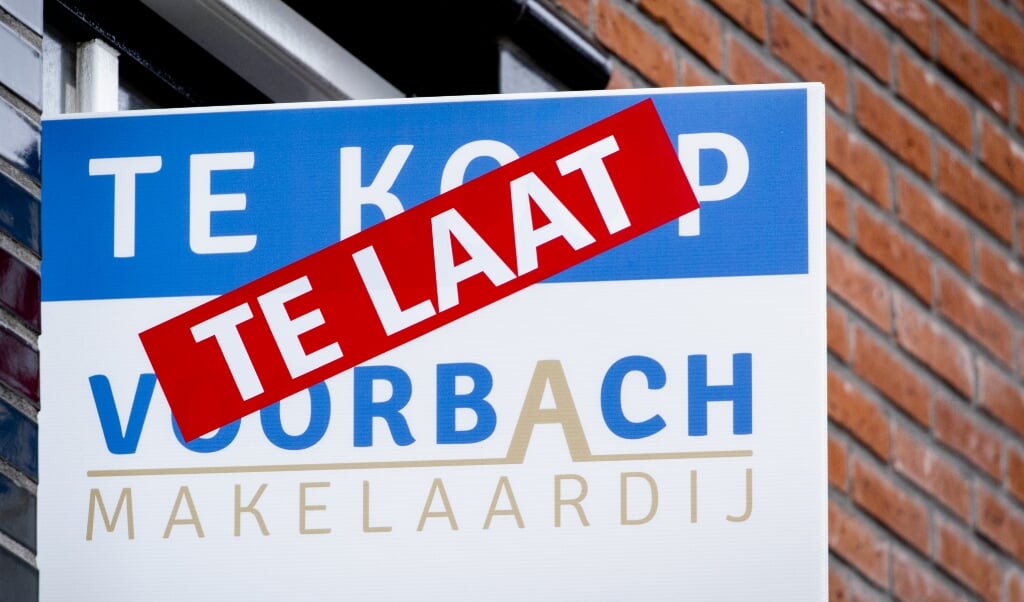 <p>Huizenprijzen zullen door de coronacrisis niet meer fors stijgen. Maar dalen doen ze ook niet.</p> (beeld anp / Sem van der Wal)