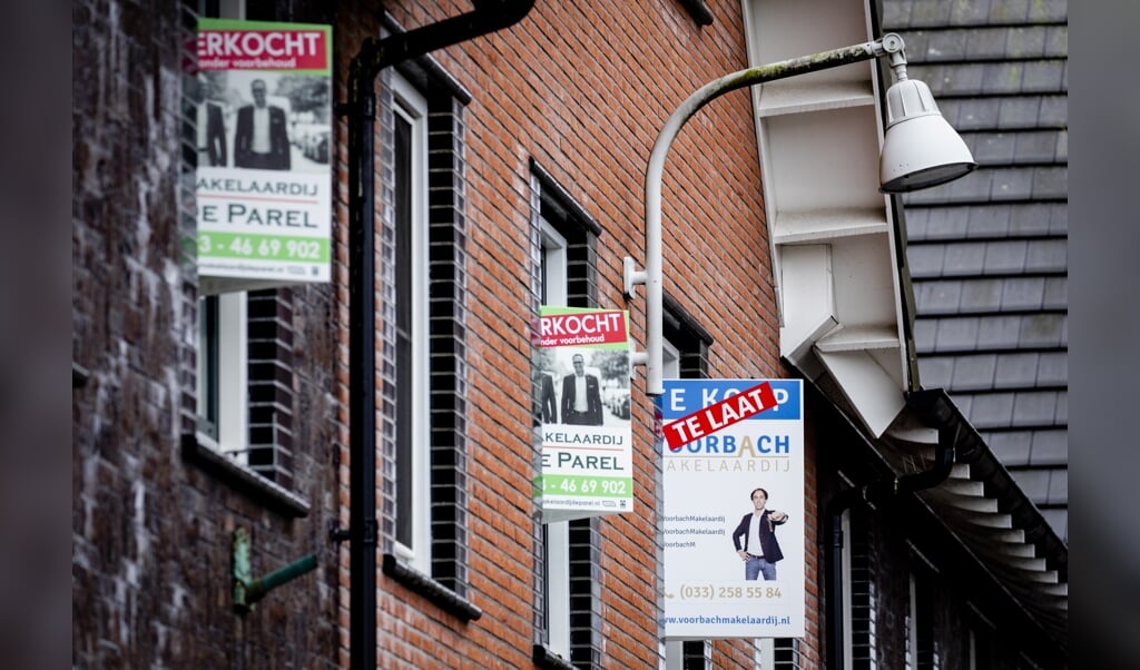 Voor de woningmarkt is het belangrijk hoelang het coronavirus de economie in zijn greep houdt. (beeld anp / Sem van der Wal)