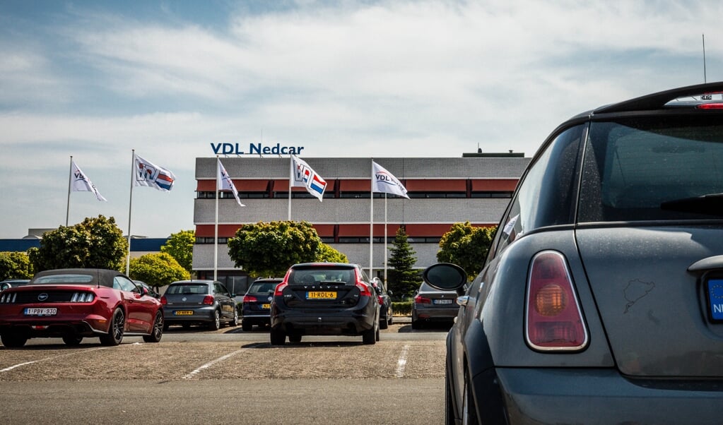 <p>Autofabriek NedCar zoekt naar een nieuwe klant en kijkt daarbij naar Aziatische start-ups.</p> (beeld anp / Rob Engelaar)