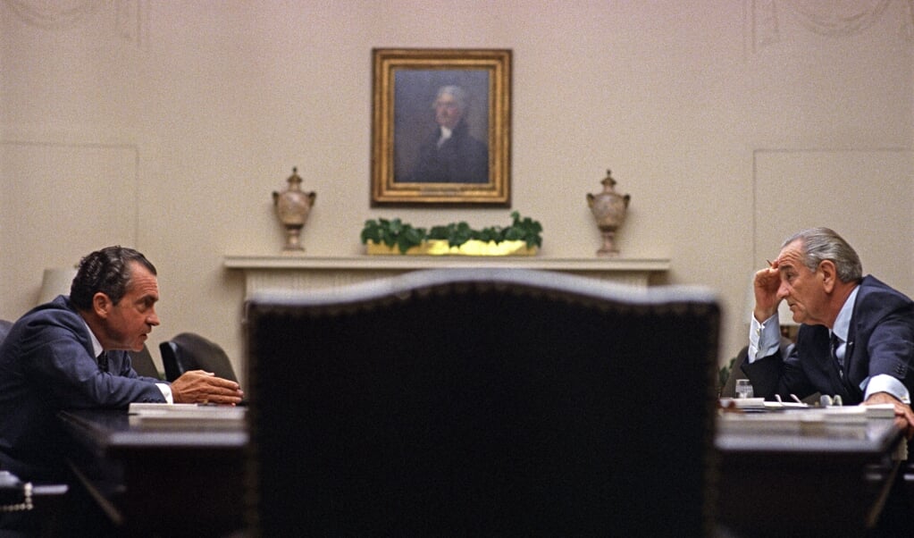 <p>President Johnson (r) ontvangt de Republikeinse presidentskandidaat Nixon, 26 juli 1968</p> (beeld Lyndon Baines Johnson Library)