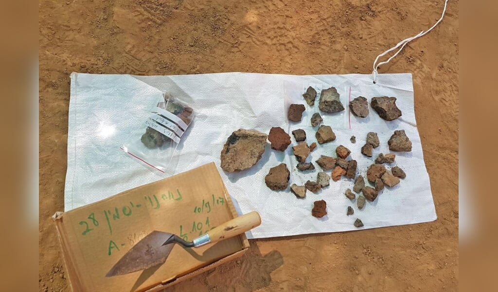Koperslakken die zijn opgegraven in Neveh Noy, Beer Sheva. (beeld Anat Rasiuk / Israel Antiquities Authority)
