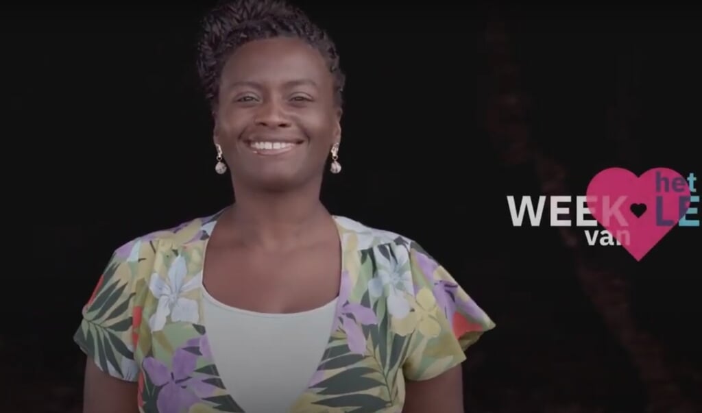 <p>Het zou voor de kijker 'volstrekt onduidelijk' zijn dat NPV Zorg voor het Leven een anti-abortusorganisatie is.</p> (beeld YouTube / Week van het Leven)