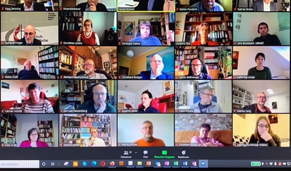 Het bestuur van de Duitse Methodistische Kerk beraadslaagt over het inzegenen van homorelaties, vorige week. (beeld Klaus Ulrich Ruof)