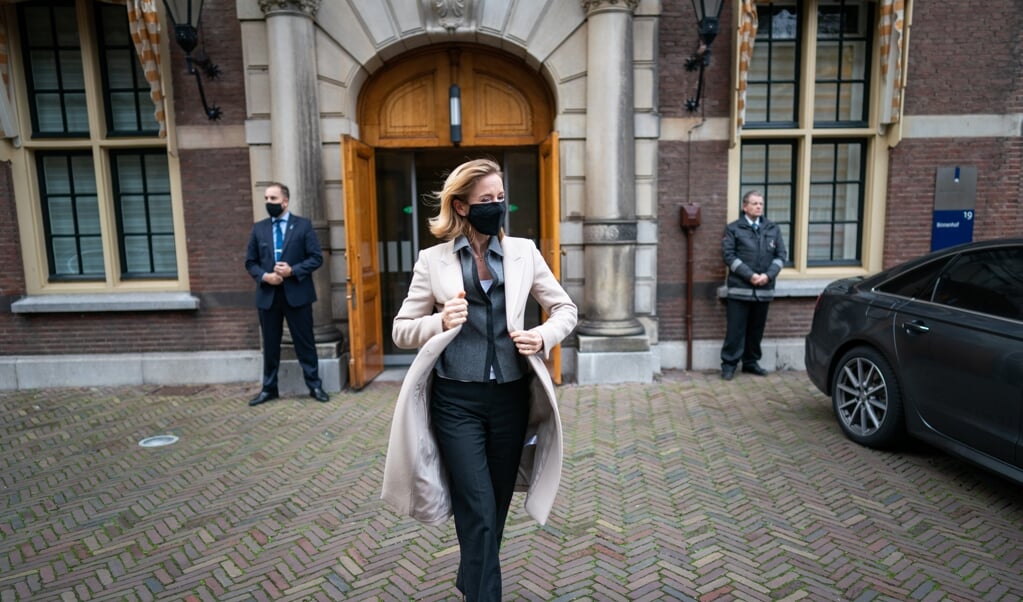 Staatssecretaris Stientje van Veldhoven: 'Bij ongebruikt textiel zijn zowel recyclen als verbranden onwenselijk.' (beeld anp / Bart Maat)