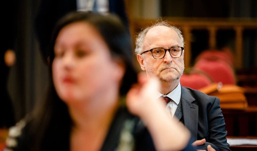 Paul Cliteur blijft Forum-leider Thierry Baudet trouw. Op de voorgrond Annabel Nanninga, die vorige week de partij verliet. (beeld anp / Bart Maat)