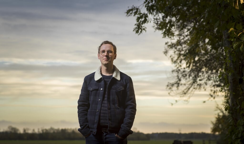 Rogier Pelgrim: 'Je komt in de muziek van alles tegen en soms botst dat met mijn geloof en naar de kerk gaan.' (beeld Eljee Bergwerff)