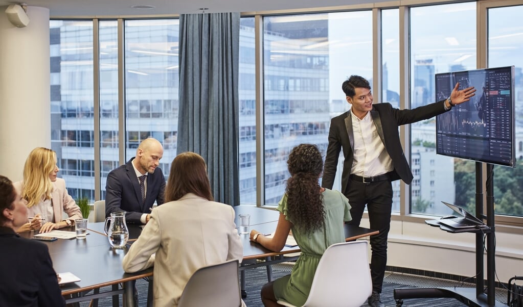 Bij de samenwerking met zakenpartners in het buitenland kunnen cultuurverschillen een goede communicatie in de weg zitten. (beeld istock)