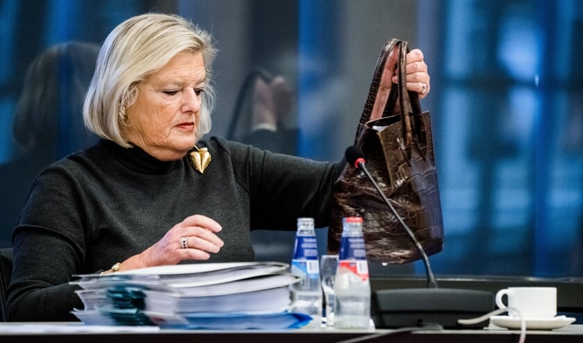Staatssecretaris Ankie Broekers-Knol (Justitie en Veiligheid) tijdens een overleg in de Tweede Kamer over het vreemdelingen- en asielbeleid. (beeld anp / Bart Maat)