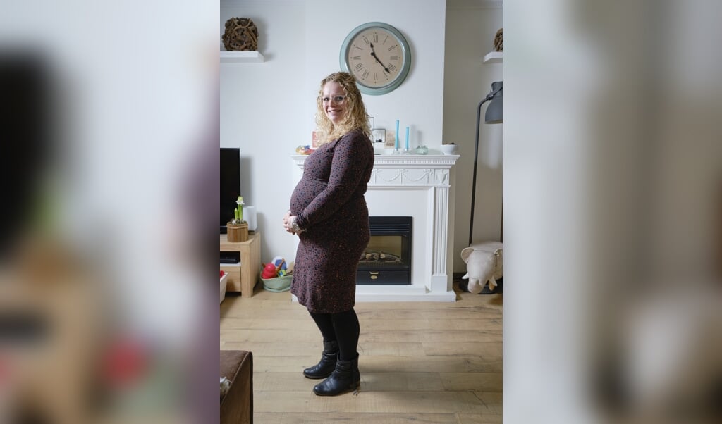 Belinda: 'Ook bij mijn oudste dochter was ik rond Kerst zwanger en dat voelt bijzonder.' (beeld Dick Vos)