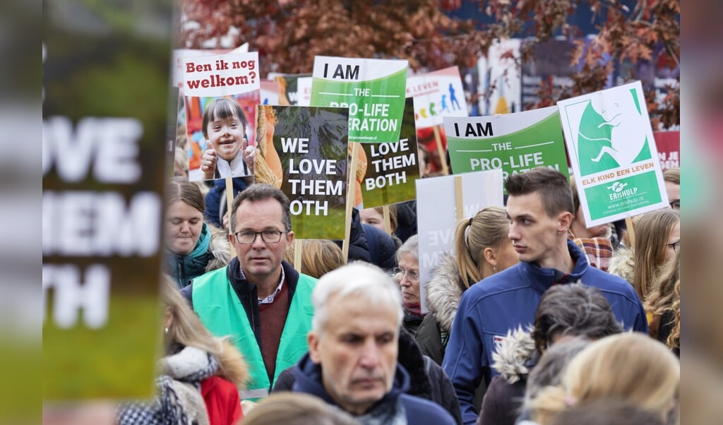 Deelnemers aan de Mars voor het Leven, een initiatief van Schreeuw om Leven. (beeld anp / Jaco Klamer)