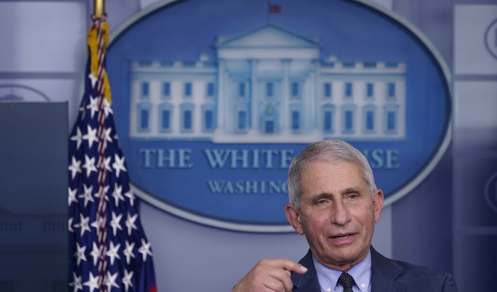 Anthony Fauci: ‘Ongelooflijk. Mensen zien wat er gebeurt en ze zijn nog steeds niet bereid het te accepteren.’ (beeld epa / Chris Kleponis)