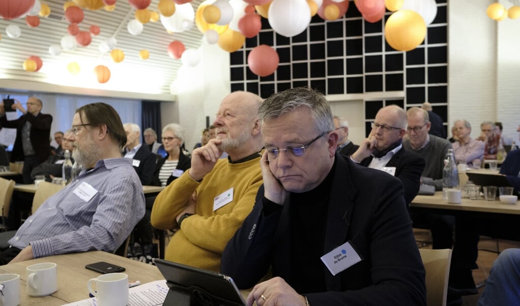 <p>De vrijgemaakt-gereformeerde synode en de Nederlands-gereformeerde landelijk vergadering bij een eerdere vergadering.</p> (beeld Dick Vos)