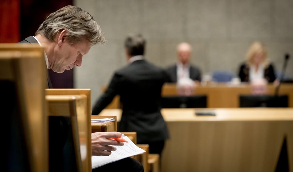 Joël Voordewind van de ChristenUnie tijdens het debat over de goedkeuring van het veelbesproken CETA-handelsverdrag tussen de Europese Unie en Canada. (beeld anp / Koen van Weel)