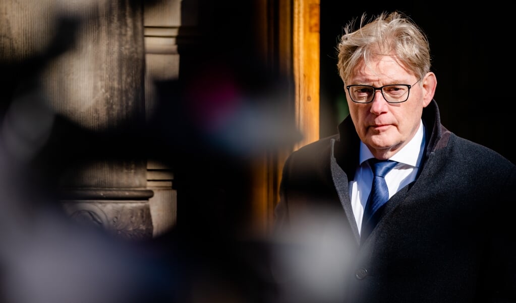 2020-03-27 10:20:23 DEN HAAG - Martin van Rijn voor Medische Zorg bij aankomst op het Binnenhof voor de wekelijkse ministerraad. ANP BART MAAT (beeld anp / Bart Maat)