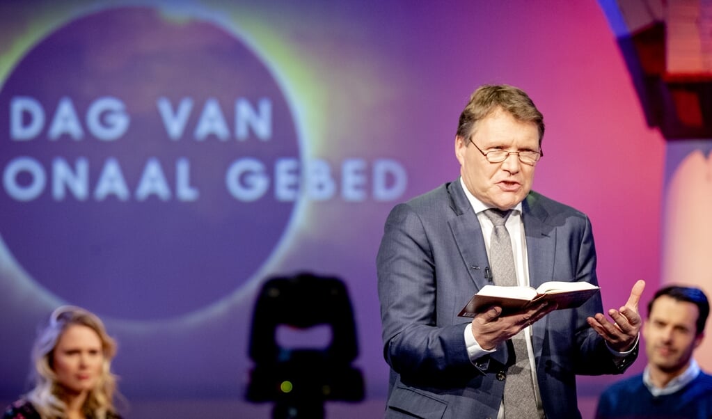 <p>PKN-scriba René de Reuver tijdens de Dag van het Nationaal Gebed in maart.</p> (beeld anp / Sem van der Wal)
