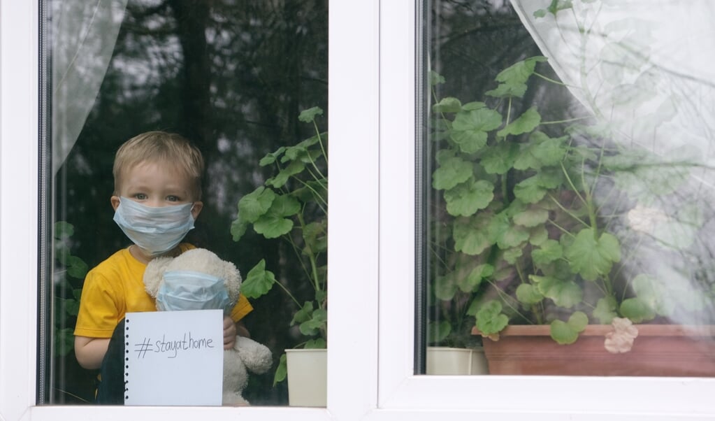 Hoe leg je uit dat je wel kleinkinderen hebt, maar dat je ze nooit ziet en niet weet hoe ze eruitzien. (beeld Getty Images/iStockphoto)