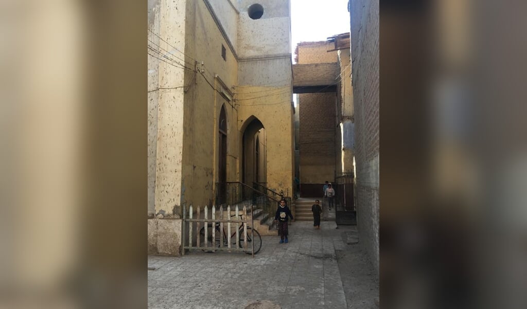 Veel dorpelingen zijn jaren niet naar de kerk geweest en daarom wil Amer meteen beginnen met bijbellessen. (beeld nd)