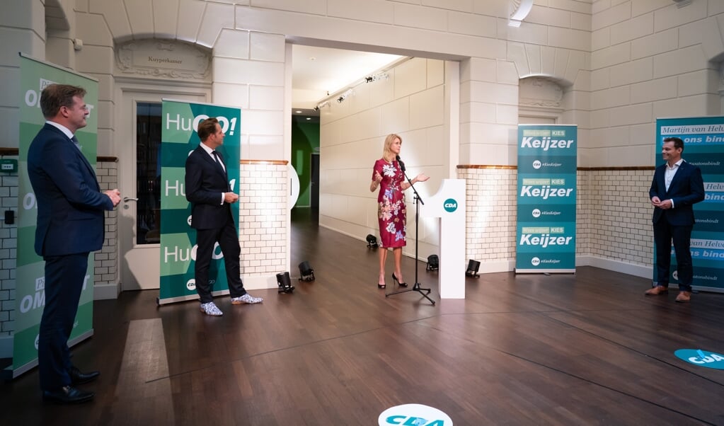 V.l.n.r. Pieter Omtzigt, Hugo de Jonge, Mona Keijzer en Martijn van Helvert op het partijbureau tijdens de voordracht van het CDA van de nieuwe lijsttrekker van de partij. (beeld anp / Bart Maat)