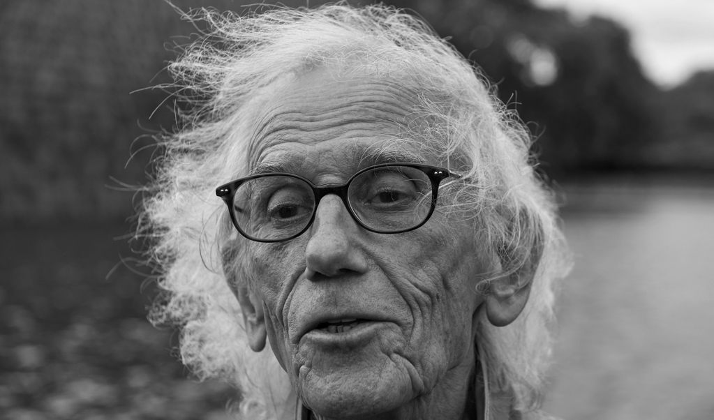 De Bulgaarse kunstenaar Christo Vladimirov Javacheff, beter bekend als 'inpakkunstenaar' Christo. (beeld afp / Niklas Hallen)