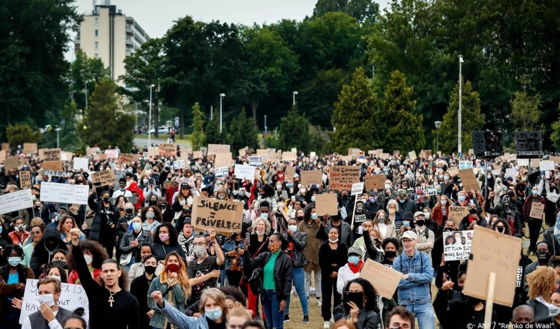 Duizenden Demonstreren Tegen Racisme In Amsterdam Nederlands Dagblad