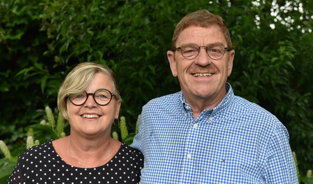 Janny en Jan Huizenga: 'In Psalm 25 staat "HEER, ai, maak mij Uwe wegen door Uw woord en Geest bekend". Die zinnen zijn zó binnengekomen.’ (beeld Philip Roorda)