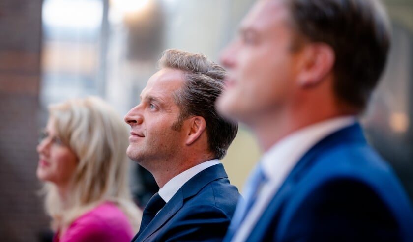 2020-07-11 17:05:12 DEN HAAG - Staatssecretaris Mona Keijzer van Economische Zaken en Klimaat (CDA), Minister Hugo de Jonge van Volksgezondheid, Welzijn en Sport (CDA) en Pieter Omtzigt (CDA) tijdens de bekendmaking van de eerste stemmingsronde voor de lijsttrekkersverkiezing van het CDA. De stemmingsronde eerder deze week moest worden over gedaan in wegens fraudegevaar. ANP BART MAAT (beeld anp / Bart Maat)