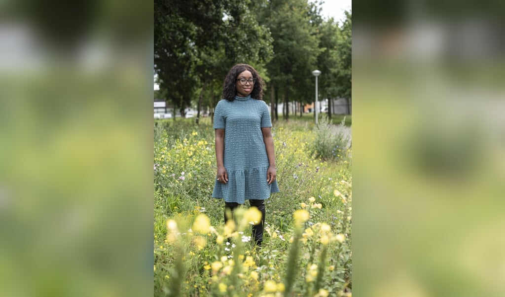 Jo-Anne Blindeling: 'Als ik druk ben met Instagram en series kijken, hoor ik Gods stem minder.' (beeld Martin Waalboer)