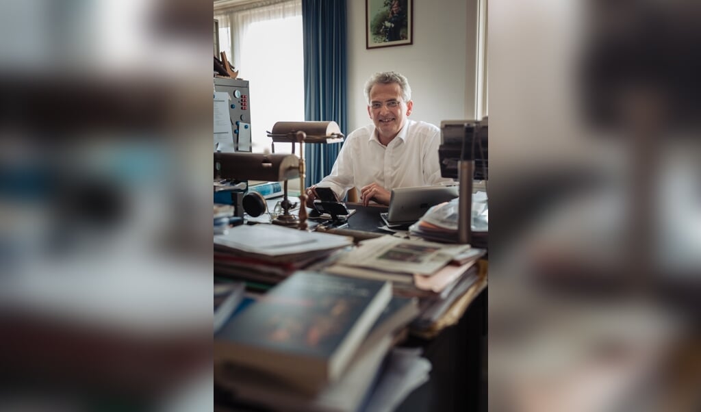 Roelof Bisschop: 'Ik merk dat de contacten schraler worden. Politiek is toch een vak waarin relaties persoonlijk van aard zijn.' (beeld Jorik Algra )